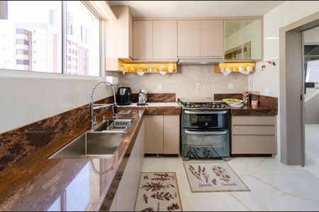 Apartamento à venda com 190m², 3 quartos e 3 vagasCozinha