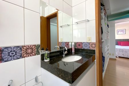 Apartamento à venda com 188m², 4 quartos e 4 vagas Apartamento à venda com 188m², 4 quartos e 4 vagasBanheiro da Suíte