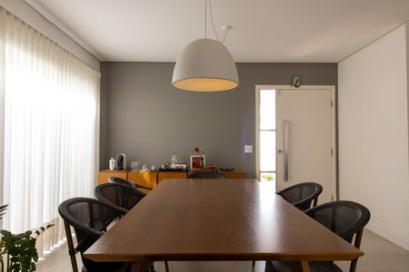 Casa de condomínio à venda com 194m², 3 quartos e 2 vagas Casa de condomínio à venda com 194m², 3 quartos e 2 vagasSala de Jantar