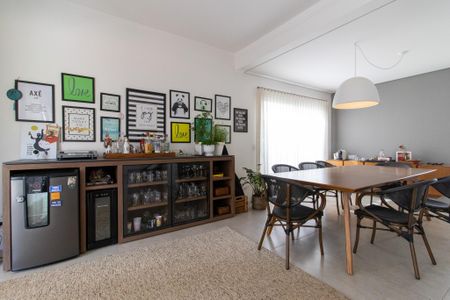 Casa de condomínio à venda com 194m², 3 quartos e 2 vagas Casa de condomínio à venda com 194m², 3 quartos e 2 vagasSala de Jantar