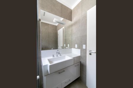 Casa de condomínio à venda com 194m², 3 quartos e 2 vagas Casa de condomínio à venda com 194m², 3 quartos e 2 vagasBanheiro da Suíte 1