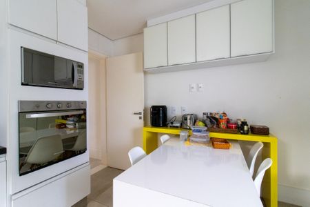 Casa de condomínio à venda com 194m², 3 quartos e 2 vagas Casa de condomínio à venda com 194m², 3 quartos e 2 vagasCozinha