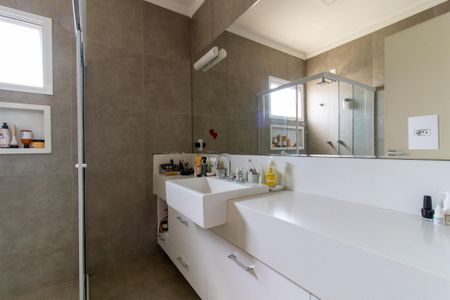 Casa de condomínio à venda com 194m², 3 quartos e 2 vagas Casa de condomínio à venda com 194m², 3 quartos e 2 vagasBanheiro da Suíte 2