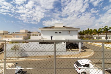 Casa de condomínio à venda com 194m², 3 quartos e 2 vagas Casa de condomínio à venda com 194m², 3 quartos e 2 vagasVaranda da Suíte 2