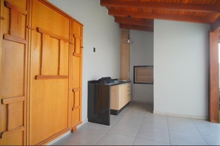 Casa de condomínio à venda com 100m², 3 quartos e 3 vagasChurrasqueira