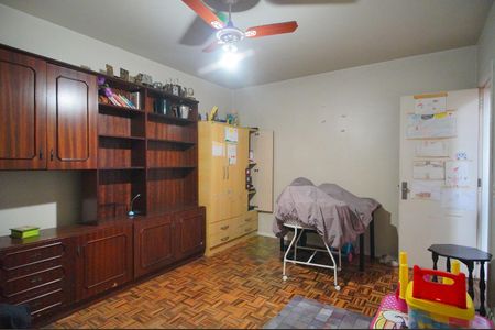 Casa à venda com 312m², 4 quartos e 2 vagasQuarto 1