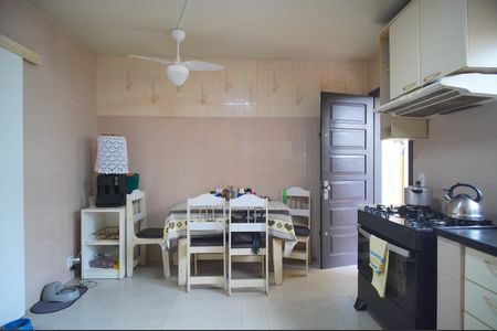 Casa à venda com 312m², 4 quartos e 2 vagasCozinha