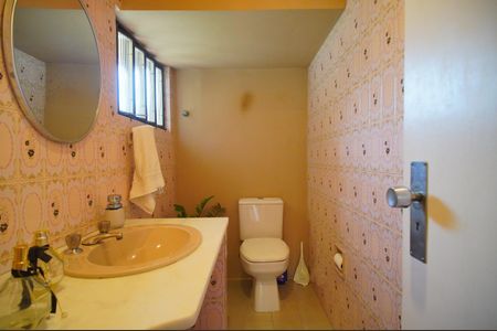 Casa à venda com 312m², 4 quartos e 2 vagasLavabo