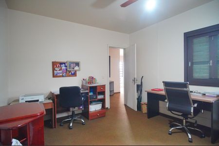 Casa à venda com 312m², 4 quartos e 2 vagasQuarto 2