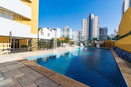Apartamento à venda com 105m², 3 quartos e 3 vagas Apartamento à venda com 105m², 3 quartos e 3 vagasÁrea comum - Piscina