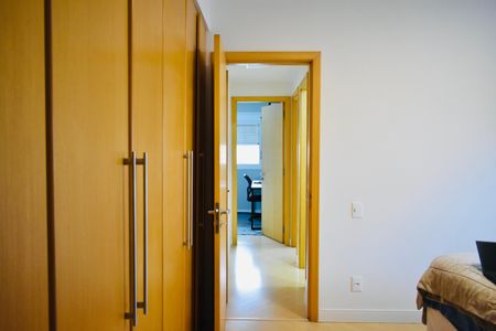 Apartamento à venda com 105m², 3 quartos e 3 vagas Apartamento à venda com 105m², 3 quartos e 3 vagasSuíte