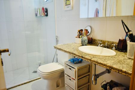 Apartamento à venda com 105m², 3 quartos e 3 vagas Apartamento à venda com 105m², 3 quartos e 3 vagasBanheiro da Suíte