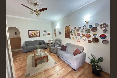 Casa à venda com 70m², 4 quartos e 1 vagaSala