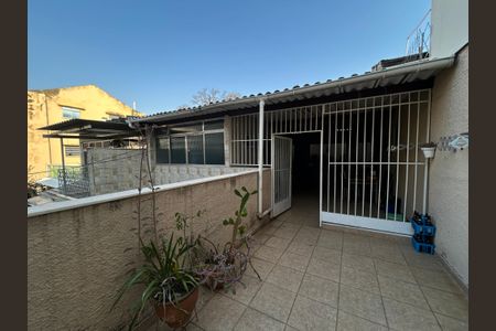 Casa à venda com 70m², 4 quartos e 1 vagaTerraço