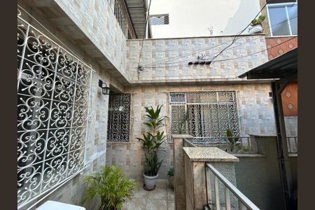 Casa à venda com 70m², 4 quartos e 1 vagaFachada