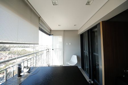 Apartamento à venda com 64m², 2 quartos e 1 vaga Apartamento à venda com 64m², 2 quartos e 1 vagaVaranda