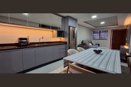 Casa para alugar com 260m², 3 quartos e 2 vagas Casa para alugar com 260m², 3 quartos e 2 vagasCozinha