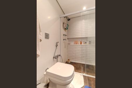 Apartamento à venda com 111m², 2 quartos e 1 vaga Apartamento à venda com 111m², 2 quartos e 1 vagaBanheiro da Suíte 2