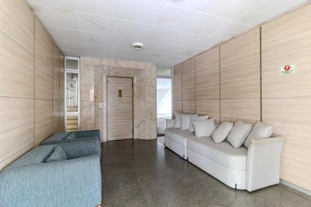 Apartamento à venda com 111m², 2 quartos e 1 vaga Apartamento à venda com 111m², 2 quartos e 1 vagaHall Social