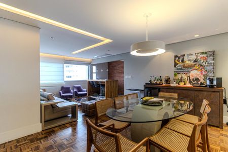 Apartamento à venda com 111m², 2 quartos e 1 vaga Apartamento à venda com 111m², 2 quartos e 1 vagaSala