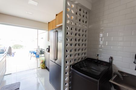 Apartamento à venda com 88m², 2 quartos e 1 vaga Apartamento à venda com 88m², 2 quartos e 1 vagaCozinha e Área de Serviço