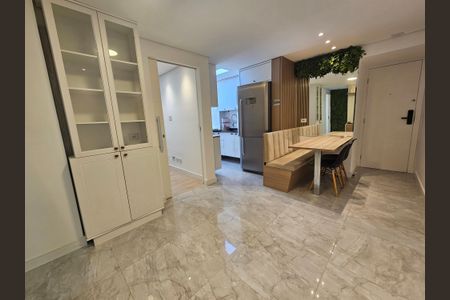 Sala de apartamento para alugar com 2 quartos, 50m² em Cidade Monções, São Paulo