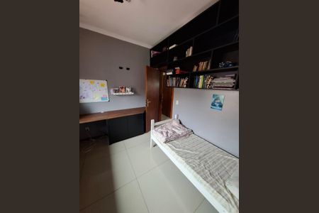Quarto 2 de casa de condomínio para alugar com 3 quartos, 150m² em Espírito Santo, Porto Alegre