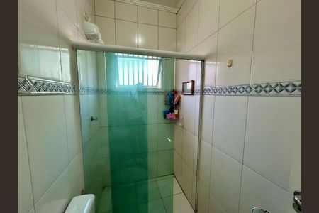 Casa à venda com 107m², 3 quartos e 2 vagas Casa à venda com 107m², 3 quartos e 2 vagasBanheiro da Suíte