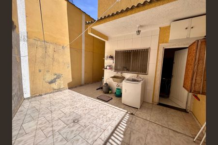 Casa à venda com 107m², 3 quartos e 2 vagas Casa à venda com 107m², 3 quartos e 2 vagasÁrea de Serviço