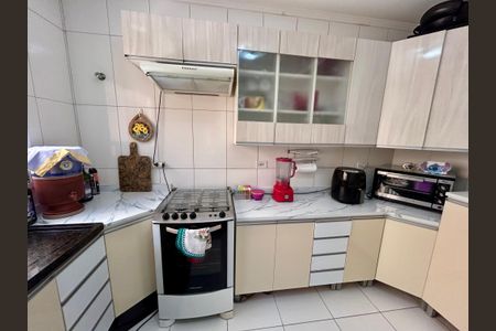 Casa à venda com 107m², 3 quartos e 2 vagas Casa à venda com 107m², 3 quartos e 2 vagasCozinha