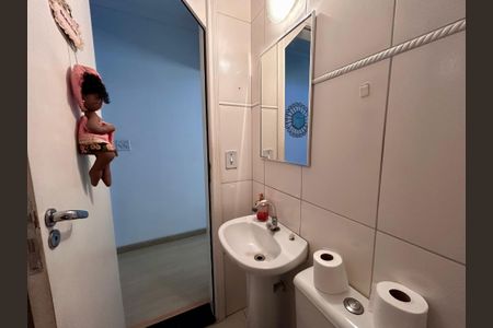 Casa à venda com 107m², 3 quartos e 2 vagas Casa à venda com 107m², 3 quartos e 2 vagasLavabo