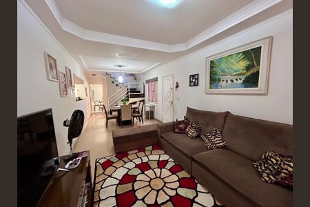 Casa à venda com 107m², 3 quartos e 2 vagasSala