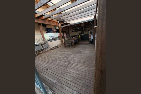 Casa à venda com 90m², 3 quartos e 2 vagasQuintal