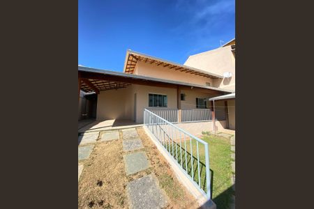 Casa à venda com 90m², 3 quartos e 2 vagasQuintal