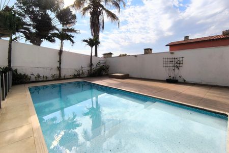Casa de condomínio à venda com 357m², 4 quartos e 2 vagas Casa de condomínio à venda com 357m², 4 quartos e 2 vagasÁrea comum