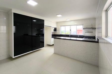 Casa de condomínio à venda com 357m², 4 quartos e 2 vagas Casa de condomínio à venda com 357m², 4 quartos e 2 vagasCozinha