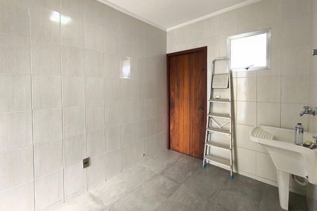 Casa de condomínio à venda com 357m², 4 quartos e 2 vagas Casa de condomínio à venda com 357m², 4 quartos e 2 vagasÁrea de Serviço