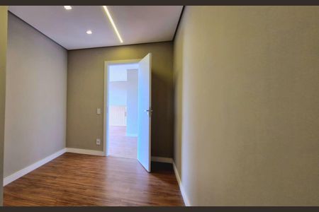 Casa de condomínio à venda com 525m², 4 quartos e 3 vagas Casa de condomínio à venda com 525m², 4 quartos e 3 vagasClosed suíte 1