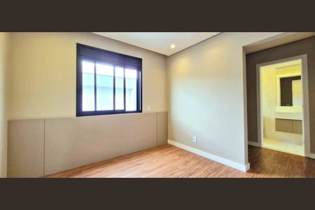 Casa de condomínio à venda com 525m², 4 quartos e 3 vagas Casa de condomínio à venda com 525m², 4 quartos e 3 vagasSuíte 2