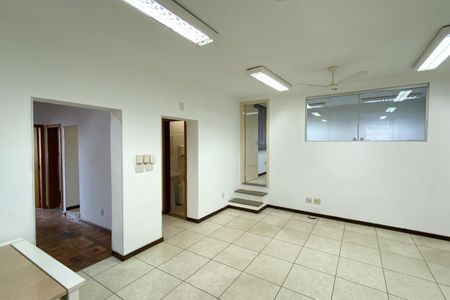Sala de Estar de casa para alugar com 2 quartos, 148m² em Santo Antônio, Belo Horizonte