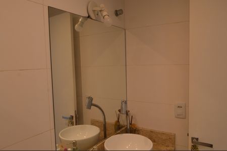 Apartamento à venda com 48m², 2 quartos e 1 vaga Apartamento à venda com 48m², 2 quartos e 1 vagaBanheiro Social