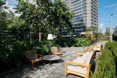 Apartamento à venda com 330m², 3 quartos e 5 vagas Apartamento à venda com 330m², 3 quartos e 5 vagasJardim