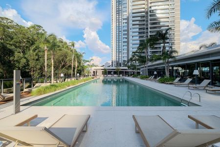 Apartamento à venda com 330m², 3 quartos e 5 vagas Apartamento à venda com 330m², 3 quartos e 5 vagasPiscina