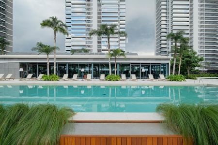 Apartamento à venda com 330m², 3 quartos e 5 vagas Apartamento à venda com 330m², 3 quartos e 5 vagasPiscina