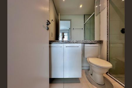 Studio à venda com 40m², 0 quarto e 1 vaga Studio à venda com 40m², 0 quarto e 1 vagaBanheiro