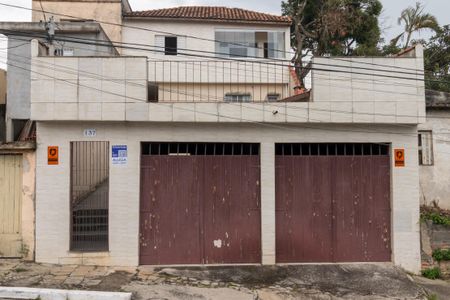 Casa para alugar com 70m², 4 quartos e 1 vaga Casa para alugar com 70m², 4 quartos e 1 vagaFachada