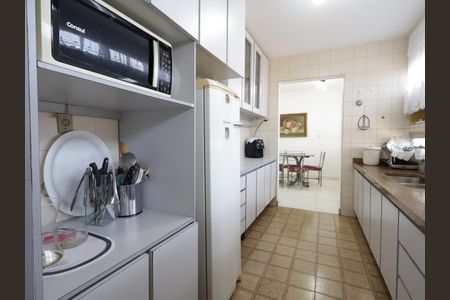 Apartamento para alugar com 143m², 2 quartos e 2 vagasCozinha