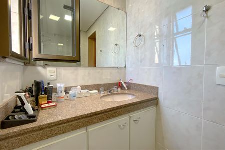 Apartamento à venda com 95m², 3 quartos e 2 vagas Apartamento à venda com 95m², 3 quartos e 2 vagasBanheiro da Suíte