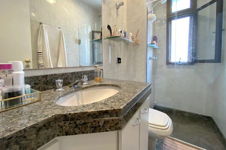 Apartamento à venda com 95m², 3 quartos e 2 vagas Apartamento à venda com 95m², 3 quartos e 2 vagasBanheiro