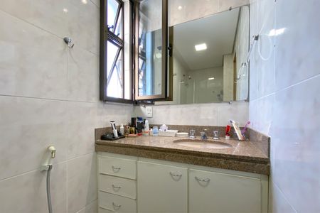 Apartamento à venda com 95m², 3 quartos e 2 vagas Apartamento à venda com 95m², 3 quartos e 2 vagasBanheiro da Suíte